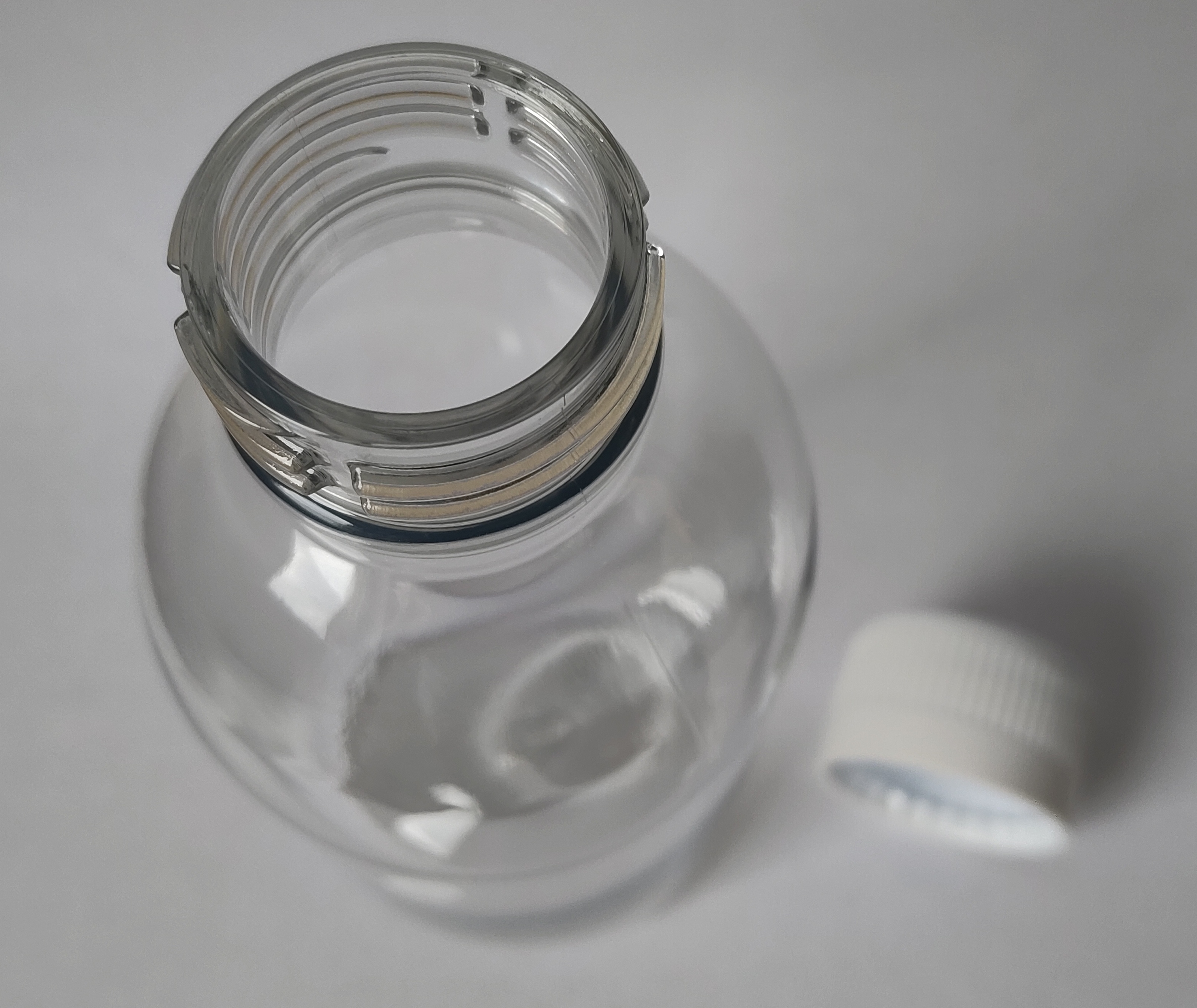 STEZA - Plastová lékovka na koření nebo šampon 200 ml. (Čírá plastová lahvička z uzávěrem 200 ml.)
