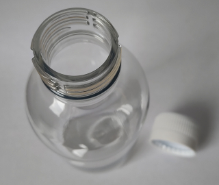 STEZA - Plastová lékovka na koření nebo šampon 200 ml.